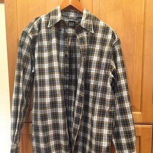 ❗️SOLD❗️GAP 100% Cotton button down shirt